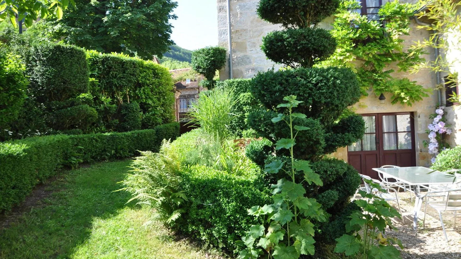 Le Chateau De Busqueilles La Familiale Autoire